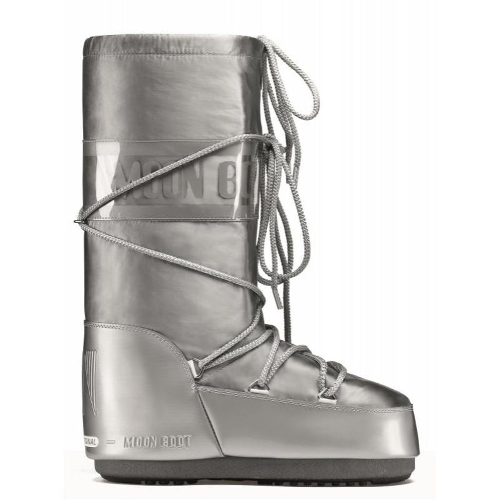 MOON BOOT Glance