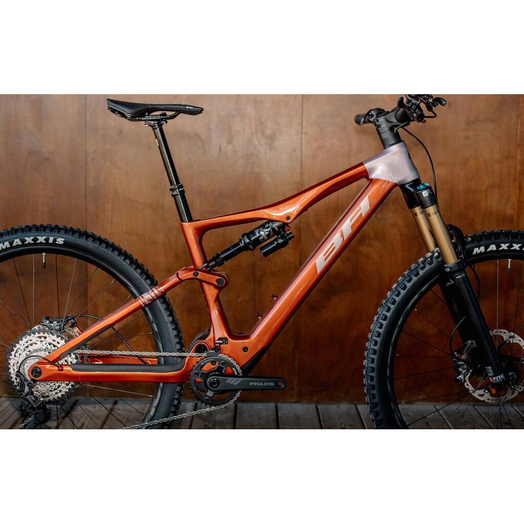 Rowery elektryczne BH Bikes iLYNX Trail Carbon Pro 8.9